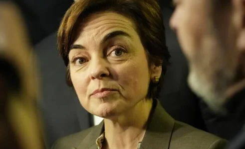 Christine Fr&eacute;chette annonce sa d&eacute;mission