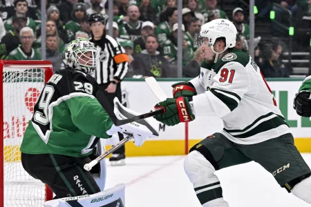 Maple Leafs urged to sign former 40-goal scorer with newly-found cap space