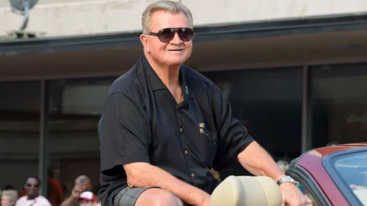 Chicago community and the Blackhawks mourn a legend who passed away: Remembering Mike Ditka
