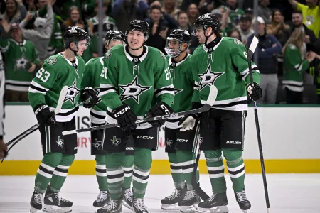 Former Wild and Penguins defenseman announces retirement after 748 NHL games