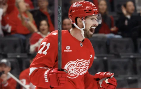 Voici le prix que doit payer le Canadien pour mettre la main sur Dylan Larkin, selon Marco D'Amico