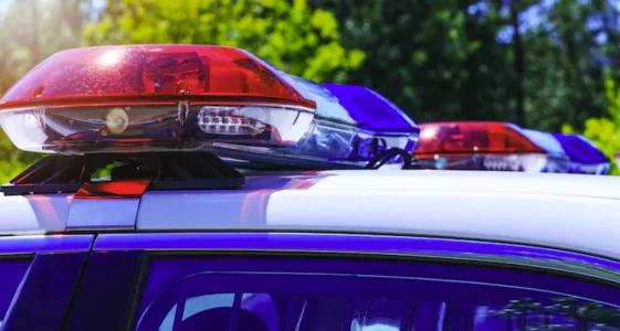 Un acteur connu au Qu&eacute;bec est arr&ecirc;t&eacute; par les policiers pour de graves accusations
