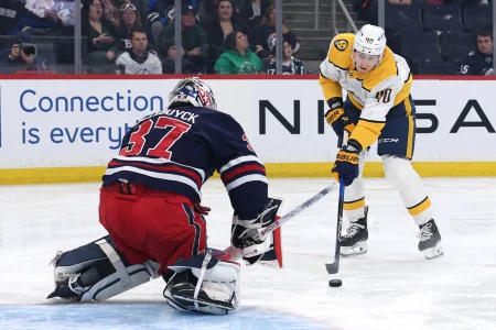 The Fourth Period: Jets could send Hellebuyck on AHL conditioning stint while seeking trade