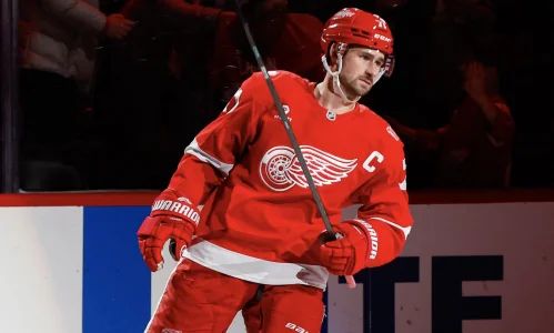 Dylan Larkin ajoute des destinations &agrave; sa liste et le sort du Canadien est maintenant connu