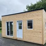 Mini-maison de 200 pieds carr�s avec ext�rieur en c�dre vendre pour 40 000