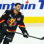 5 mars 2026 ; Calgary (Alberta, Canada) ; Nazem Kadri (91), centre des Flames de Calgary, patine pendant l\'échauffement contre les Sénateurs d\'Ottawa au Scotiabank Saddledome.