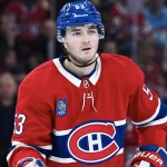 5 avril 2026 ; Montr�al, Qu�bec, Canada ; Le d�fenseur des Canadiens de Montr�al, Noah Dobson (53), observe le jeu face aux Devils du New Jersey lors de la premi�re p�riode au Centre Bell.