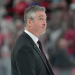 Nouveau développement majeur dans le dossier de Patrick Roy Dec 17, 2024; Raleigh, North Carolina, USA; New York Islanders head coach Patrick Roy looks on after the game against the Carolina Hurricanes at Lenovo Center. Mandatory Credit: James Guillory-Imagn Images