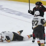 Terrible incident lors de la finale : de nouveaux détails au sujet de la blessure de Brayden McNabb Jun 4, 2026; Raleigh, North Carolina, USA; Vegas Golden Knights defenseman Brayden McNabb (3) reacts to a puck to the face defend against Carolina Hurricanes left wing Eric Robinson (50) during the first period in game two of the 2026 Stanley Cup Final at Lenovo Center. Mandatory Credit: Nathan Ray Seebeck-Imagn Images