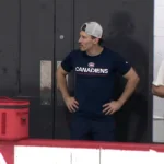 Brendan Gallagher cause la surprise et pose un geste inattendu en direct de Brossard avant son échange Brendan Gallagher