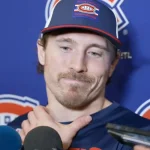 L'attaquant du Canadien de Montréal, Brendan Gallagher, en conférence de presse devant les médias.