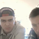 Gleb Pugachyov, en conférence de presse devant les médias, après avoir été repêché par Kent Hughes et le Canadien de Montréal.