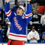 Andrew MacNiel, espoir des Canadiens de Montréal, avec les Kitchener Rangers.