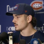 Le défenseur du Canadien de Montréal, Arber Xhekaj, en conférence de presse.