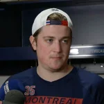 Le gardien du Canadien de Montréal, Samuel Montembeault, en conférence de presse devant les médias.