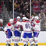 Les joueurs du Canadien de Montréal, dont Alexandre Texier et Samuel Blais, célèbrent un but.