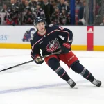 2 avril 2023 ; Columbus, Ohio, États-Unis ; Hunter McKown (41), centre des Blue Jackets de Columbus, patine durant la première période contre les Sénateurs d'Ottawa à la Nationwide Arena.