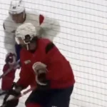 Patrik Laine, qui s'entraîne avec les joueurs des Panthers, en Floride.