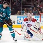 2 mars 2015 ; San Jose, Californie, États-Unis ; le centre des Sharks de San Jose, Tomas Hertl (48), dévie un tir du gardien des Canadiens de Montréal, Carey Price (31), durant la deuxième période au SAP Center de San Jose. Les Sharks de San Jose ont vaincu les Canadiens de Montréal 4-0.