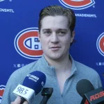 Le gardien du Canadien de Montréal, Samuel Montembeault, en conférence de presse devant les médias.