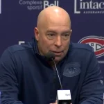 Le directeur général du Canadien de Montréal, Kent Hughes, en conférence de presse.