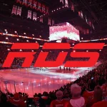 24 avril 2026 ; Montréal, Québec, Canada ; Vue générale pendant l'hymne national lors du troisième match du premier tour des séries éliminatoires de la Coupe Stanley 2026 opposant le Lightning de Tampa Bay aux Canadiens de Montréal au Centre Bell. (Avec logo RDS)