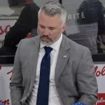 Canadiens: une mauvaise nouvelle se confirme pour Martin St-Louis avant le début de la saison 27 mai 2026 ; Montréal, Québec, CAN ; Martin St. Louis, entraîneur-chef des Canadiens de Montréal, lors de la troisième période du quatrième match de la finale de la Conférence de l\'Est des séries éliminatoires de la Coupe Stanley 2026, au Centre Bell.