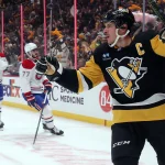 Rêve de voir Sidney Crosby avec le Canadien : un important développement fait surface 2 novembre 2024 ; Pittsburgh, Pennsylvanie, États-Unis ; Sidney Crosby (87), centre des Penguins de Pittsburgh, exulte après avoir marqué un but contre les Canadiens de Montréal en première période à la PPG Paints Arena.
