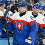 Ajout d'un attaquant pour le Canadien: trois noms viennent d'être avancés par TVA Sports 20 février 2026 ; Milan, Italie ; Le Slovaque Pavol Regenda (84) célèbre son but avec son banc lors de la troisième période du match de demi-finale masculine de hockey sur glace contre les États-Unis, dans le cadre des Jeux olympiques d\'hiver de Milan-Cortina 2026, à la Milano Santagiulia Ice Hockey Arena.
