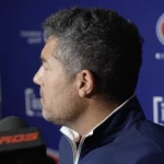 Francis Bouillon, entraîneur, développement des joueurs pour l'organisation des Canadiens de Montréal, en conférence de presse au camp.