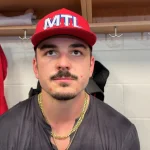 Le défenseur du Canadien de Montréal, Arber Xhekaj, en entrevue.