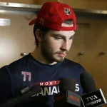 L'attaquant du Canadien de Montréal, Kirby Dach, en conférence de presse.