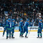Canucks players get unexpected reaction from fans at Whitecaps match
