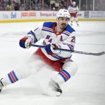 6 janvier 2024 ; Montréal, Québec, Canada ; l'attaquant des Rangers de New York Chris Kreider (20) durant la troisième période du match contre les Canadiens de Montréal au Centre Bell.