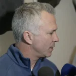 L'entraîneur-chef du Canadien de Montréal, Martin St-Louis, en conférence de presse.
