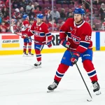 19 septembre 2026; Montréal, Québec, Canada; Luke Mittelstadt (65), centre des Canadiens de Montréal, patine avec une rondelle lors de l'échauffement avant le match contre les Maple Leafs de Toronto au Centre Bell.