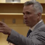 Martin St-Louis, dans le vestiaire du Canadien de Montréal, après la victoire contre les Maple Leafs de Toronto.