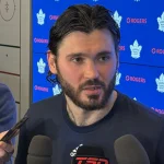 Le nouvel attaquant des Maple Leafs de Toronto, Kirill Marchenko, en point de presse après la défaite des siens contre le Canadien de Montréal.