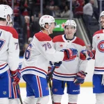 12 avril 2026 ; Elmont, New York, États-Unis ; L\'ailier droit des Canadiens de Montréal, Zachary Bolduc (76), célèbre un but marqué en troisième période avec le centre Kirby Dach (77), le défenseur Lane Hutson (48) et le défenseur Arber Xhekaj (72) à l\'UBS Arena.