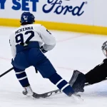Auston Matthews can't believe what Gavin McKenna just did at practice