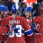 23 septembre 2025; Montréal, Québec, Canada; Florian Xhekaj (63), attaquant des Canadiens de Montréal, et Rodrigo Abols (18), attaquant des Flyers de Philadelphie, échangent des mots durant la deuxième période au Centre Bell.