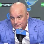 L'entraîneur-chef des Blues de St-Louis, Jim Montgomery, en conférence de presse après la défaite des siens contre le Canadien de Montréal.