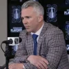 Martin St-Louis effectue un point de presse improvis� la derni�re seconde pour discuter de Kirby Dach