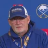 Lentra&icirc;neur-chef des Sabres cible d&eacute;j&agrave; un jeune joueur du Canadien de Montr&eacute;al en plein point de presse