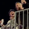 On enfin les images compl&egrave;tes apr&egrave;s la sc&egrave;ne sp&eacute;ciale de Martin St-Louis et Cole Caufield &agrave; Luke Combs