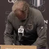 &laquo; Cest la question la plus stupide que jaie jamais entendue &raquo; John Tortorella semporte