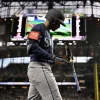 Blue Jays acquire former Mariners left fielder
