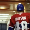 Un geste pos&eacute; par Lane Hutson avant de sauter sur la patinoire fait jaser