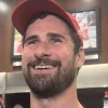 Dylan Larkin questionn&eacute; sur sa liste de destinations apr&egrave;s laccueil chaleureux des fans du Canadien