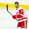 Dylan Larkin finally opens the door to more teams, giving Canadiens new hope